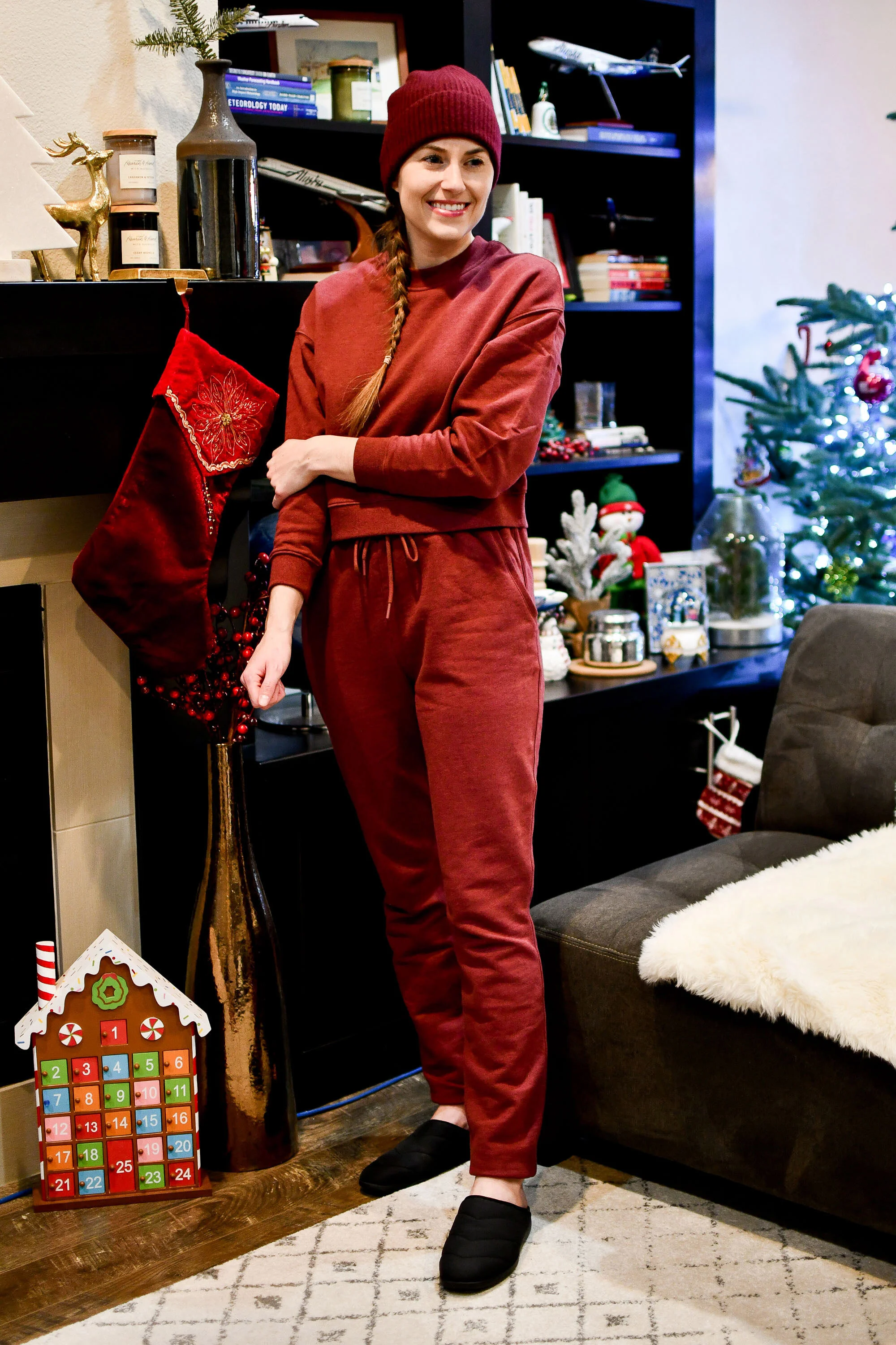 Holidays at home in the Naadam cropped fleece sweatshirt and sweatpant